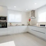 Βίλα Lola Luxury With Private Pool And Jacuzzi *