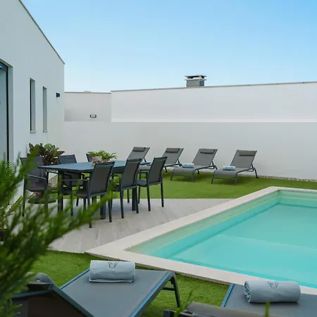 Villa Lola