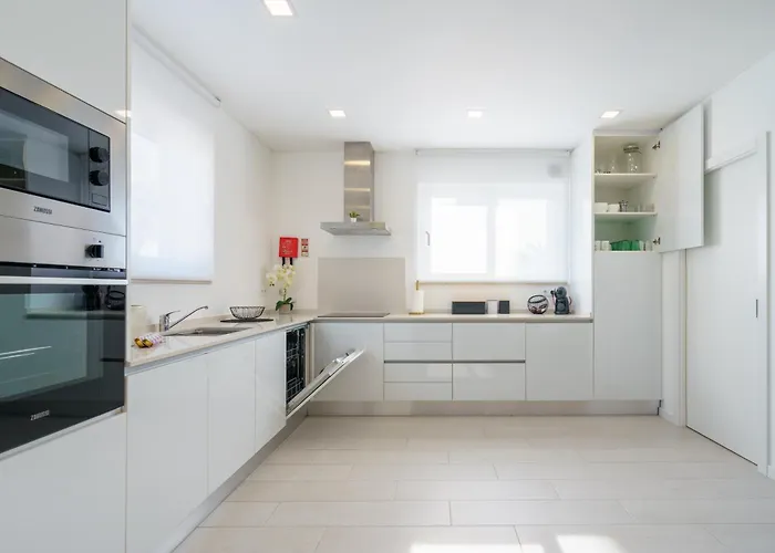 Lola, With Jacuzzi And Private Swimming Pool *