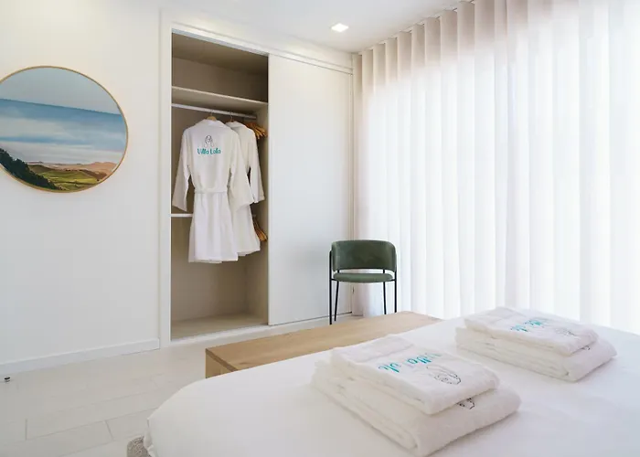 Lola, With Jacuzzi And Private Swimming Pool