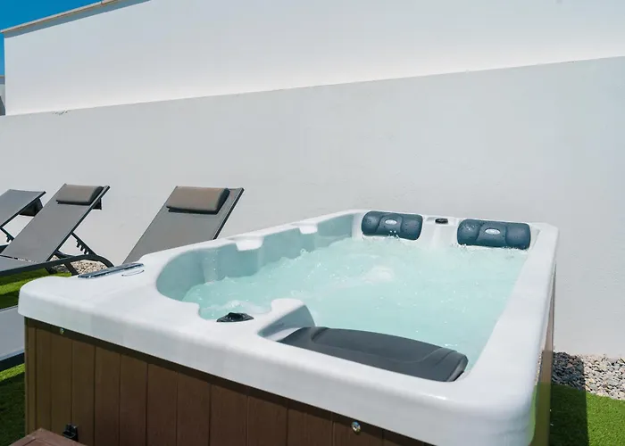 Lola, With Jacuzzi And Private Swimming Pool